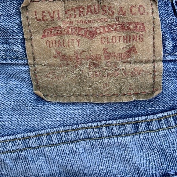 Levi’s 569 Loose Straight Cut Off Jean Shorts 30 - Picture 5 of 10